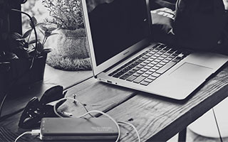 开云平台-T1横扫中国羽毛球队，克耶高斯送出关键助攻强强对话半决赛，成为赛场最大亮点