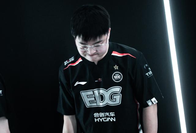 开云-GEN险胜JDG，Uzi开启传奇时刻焦点之战半决赛，锁定晋级资格